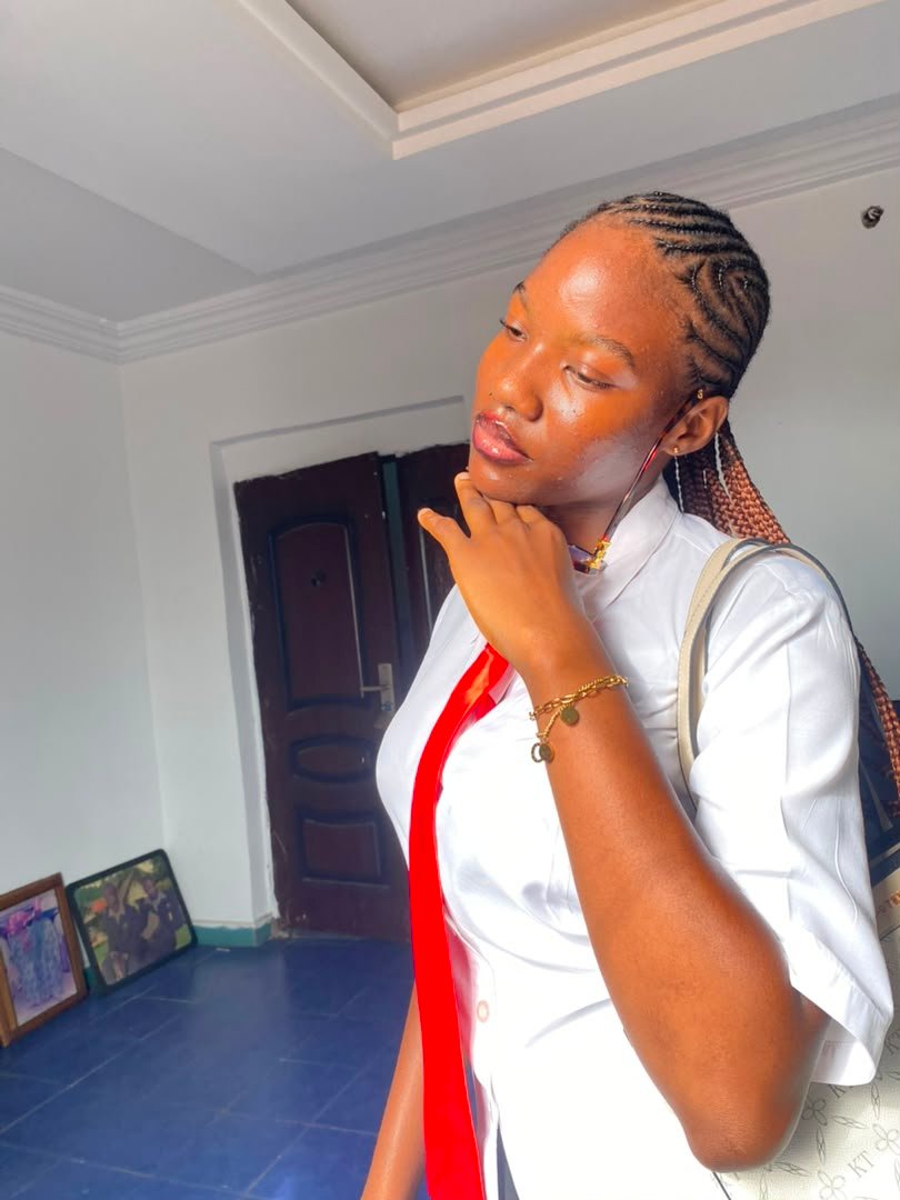 Alexandra Ogiemwonyi  (THEGIFTCORNER.NG)